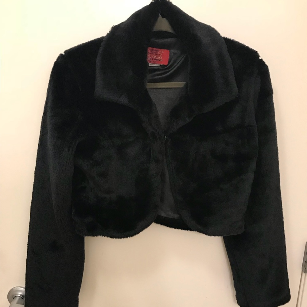 Black faux fur cropped coat